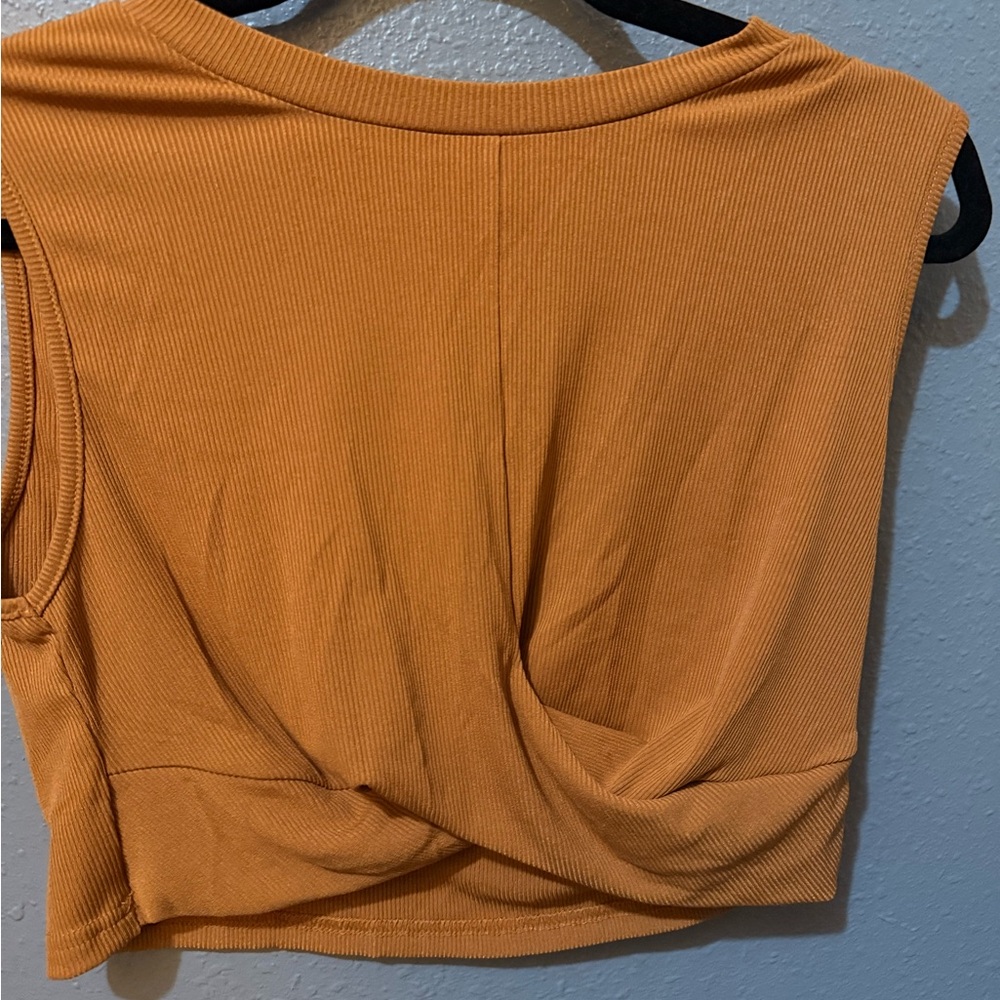Women’s Sleeveless Cropped Top